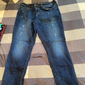 Universal thread.. skinny jeans 12/31 reg